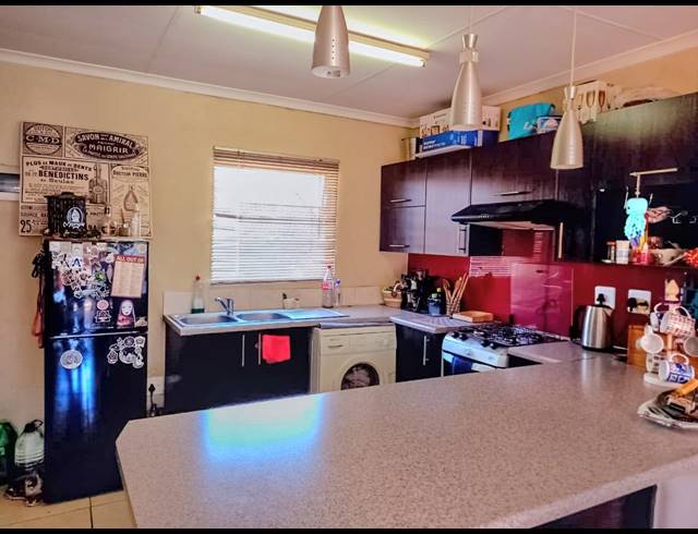 2 BEDROOM APARTMENT FOR SALE IN HONEYPARK